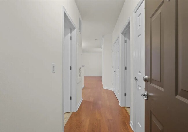 Building Photo - 3820 Lightfoot St