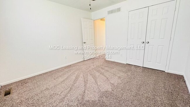 Building Photo - Creekwood Park Townhomes - Receive $1000 rent credit PLUS a $250 Amazon gift card - ask me how!