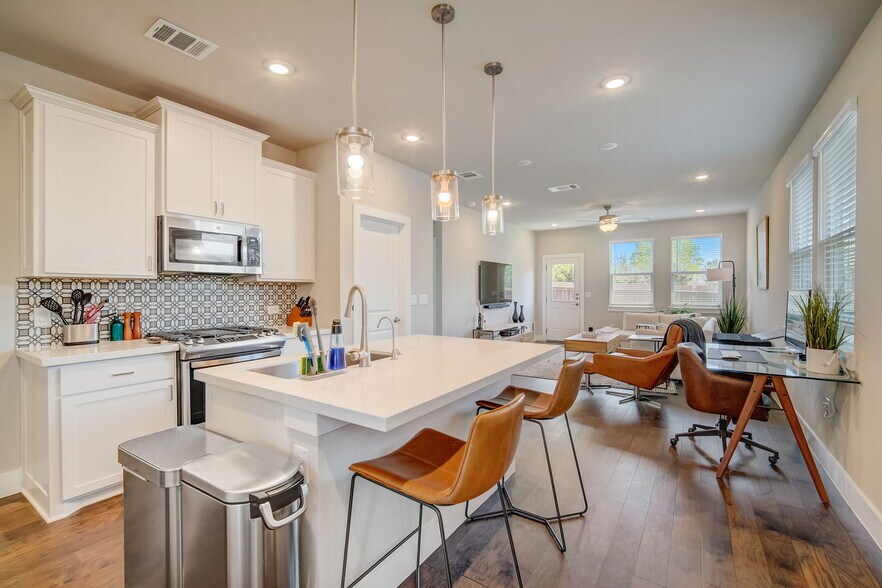 Building Photo - 5407 Jason Dr