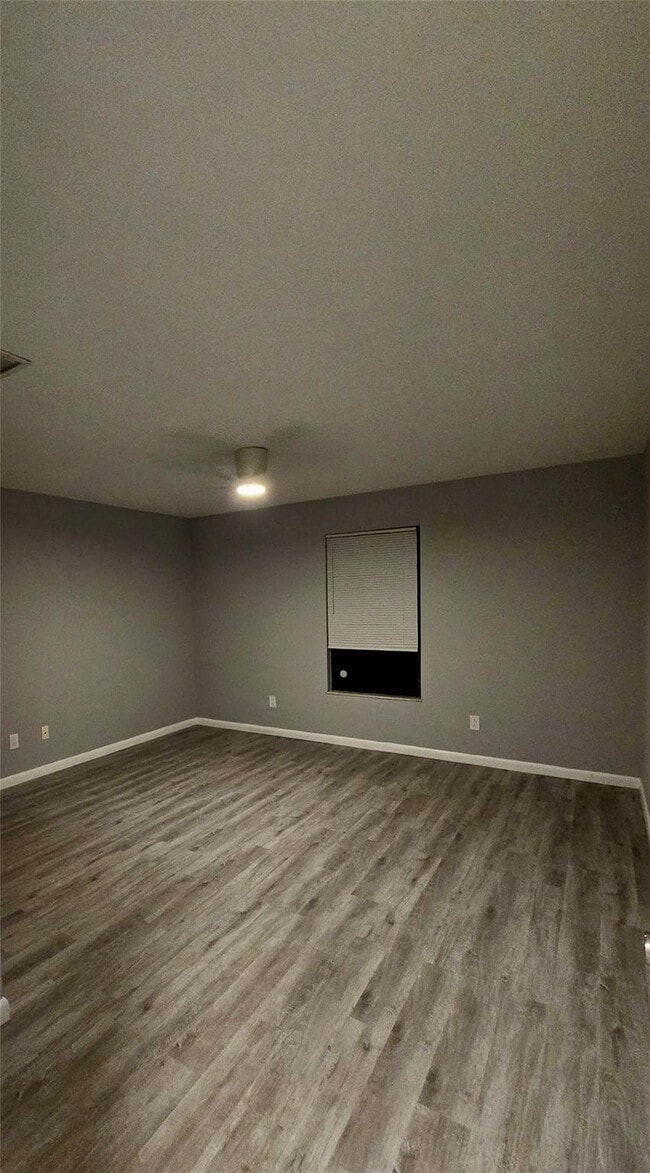 Building Photo - 1074 SW Jennifer Terrace