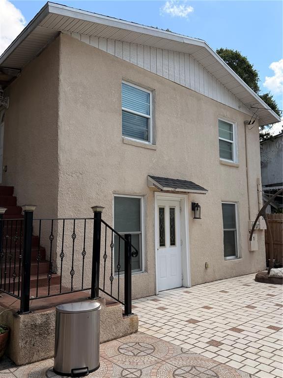 Building Photo - 1212 E Columbus Dr
