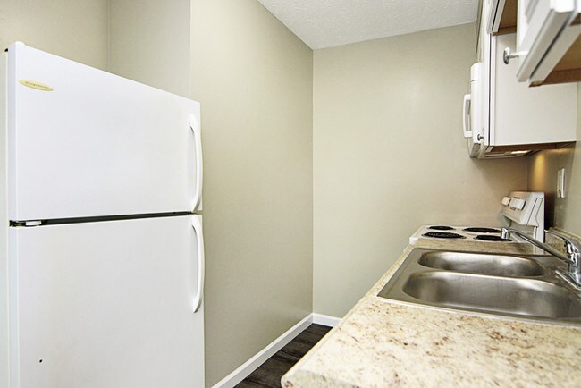 Building Photo - 8759 Reading Rd