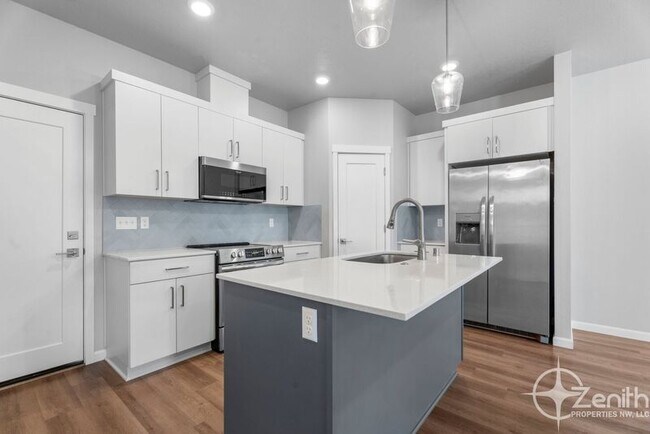 Building Photo - 16318 NE 20th St