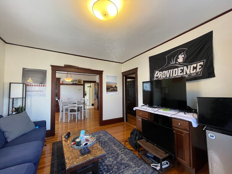 Building Photo - 54 Hobson St