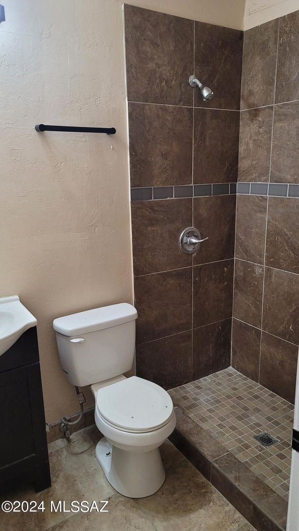 Building Photo - Your Private Retreat Awaits — Charming 3BR/2BA Home