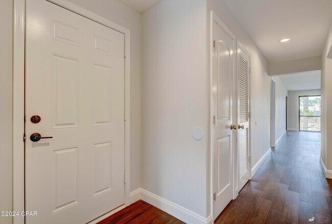 Building Photo - 151 Coyote Pass