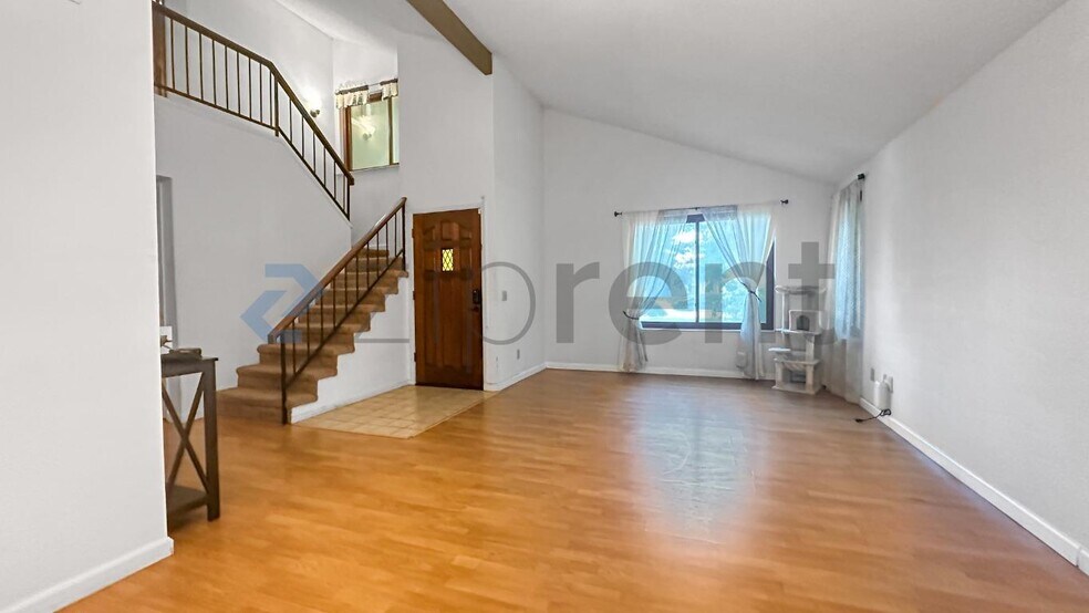 Building Photo - Unit