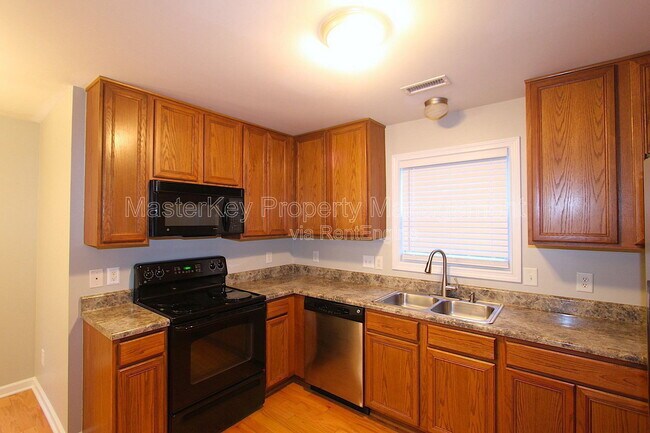 Building Photo - 3215 Polite Ln