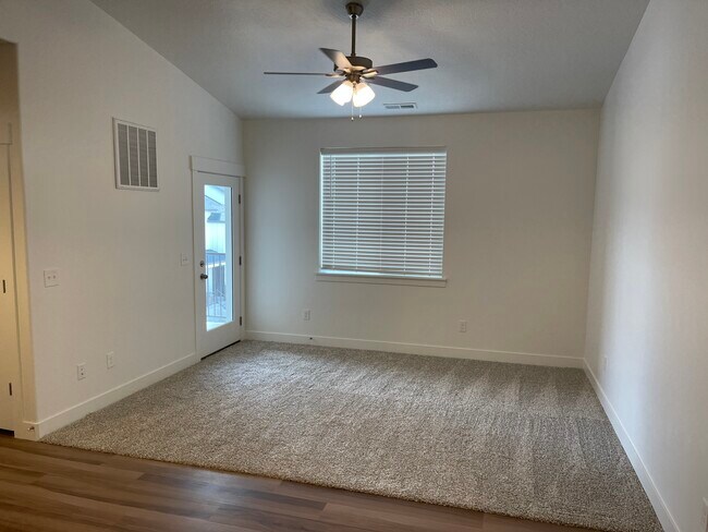 Building Photo - 1385 N 3830 W