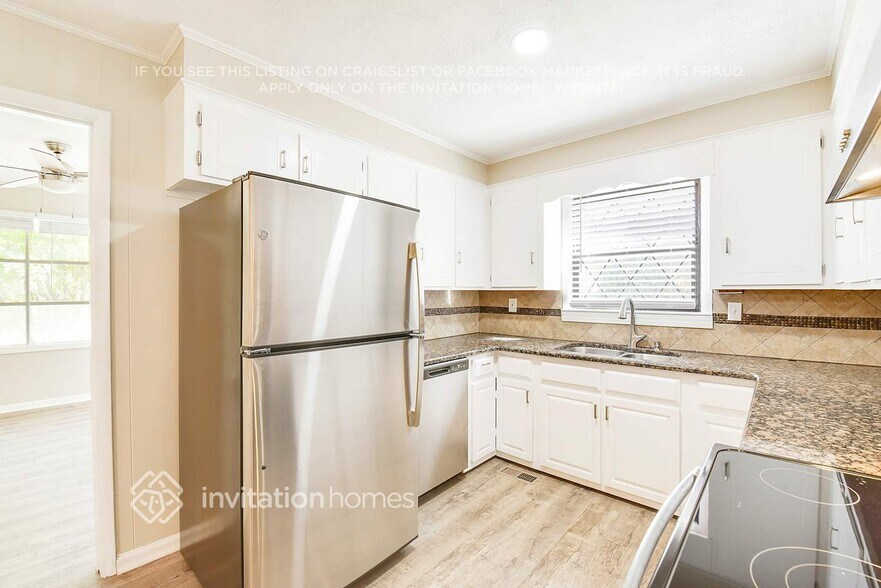 Building Photo - 3938 Somerdale Ln