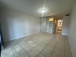 Building Photo - 10910 Clubhouse Rd