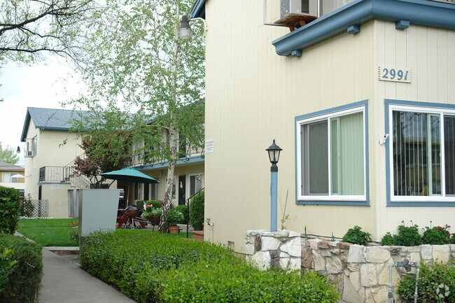 Building Photo - Magliocco Manor 1