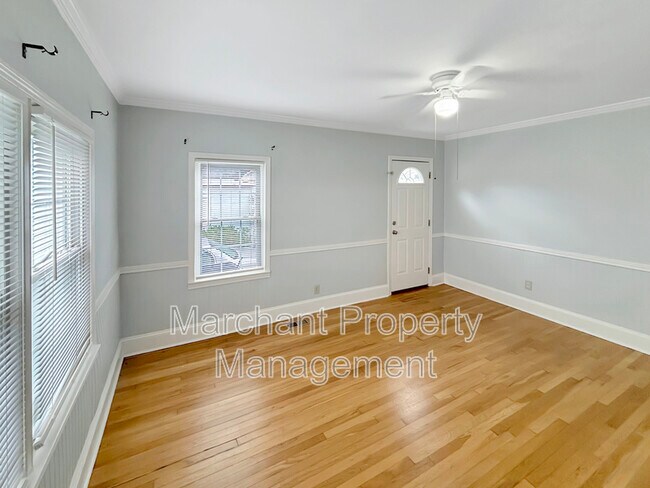 Building Photo - 661 Ravenel St