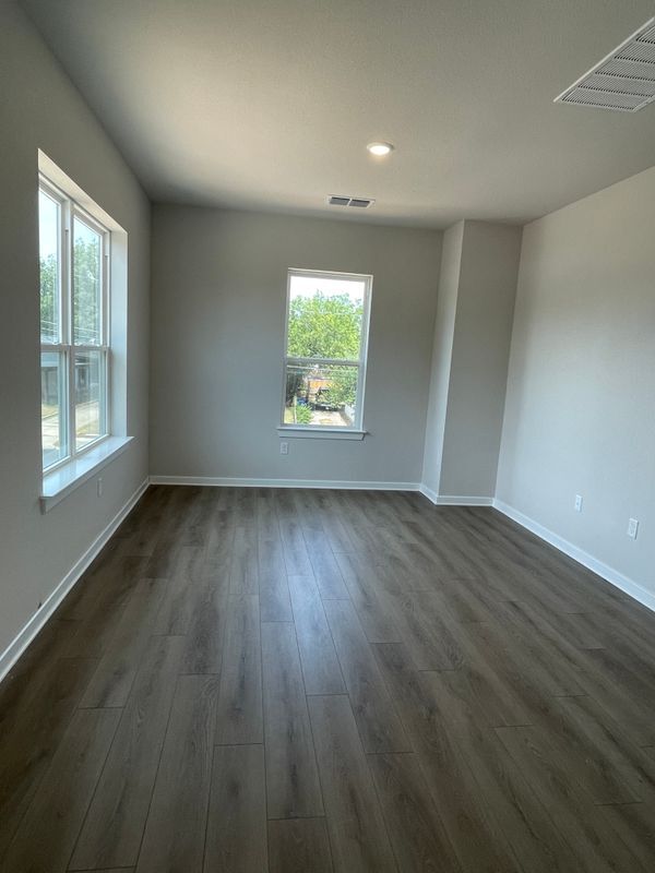 Building Photo - 4701 Wally Ave