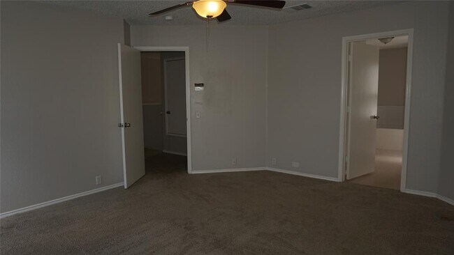 Building Photo - 7020 Glenshire Dr