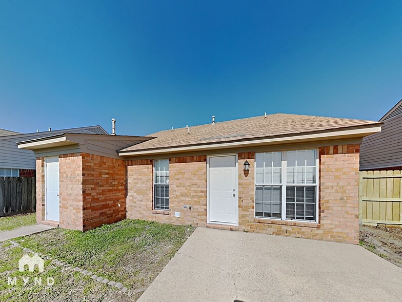 Building Photo - 5612 Kaitlyn Dr W