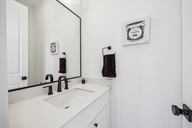 Building Photo - 1717 W 23rd St