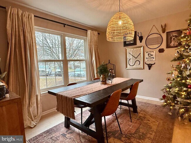 Building Photo - 602 Hamilton St