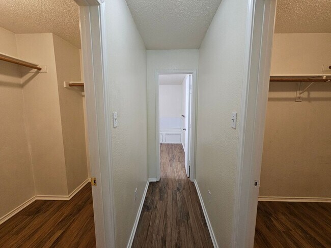 Building Photo - Incredible home available in Reserve At Hi...