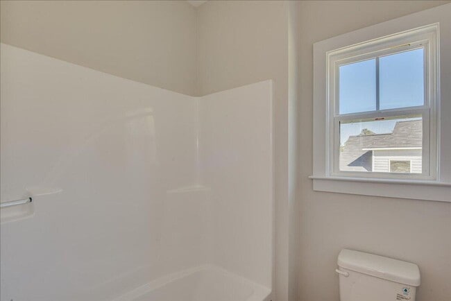 Building Photo - 422 Pump House Rd