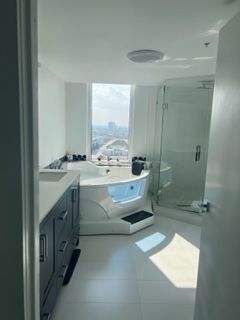 Building Photo - 16699 Collins Ave