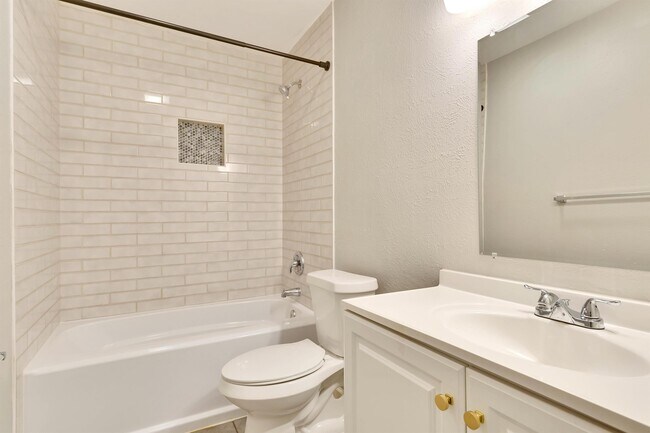 Building Photo - 2203 E Stassney Ln