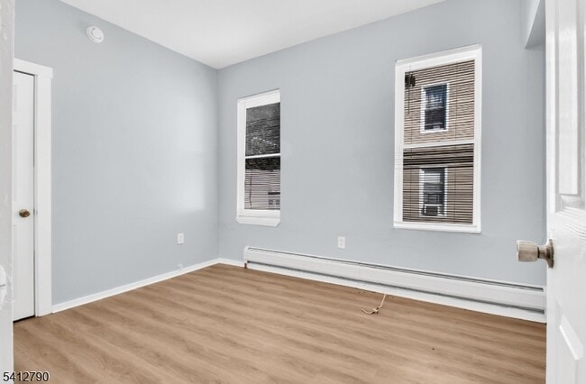 Building Photo - 139 S 8th St