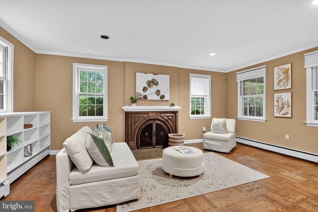 Building Photo - 829 Bryn Mawr Ave