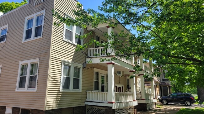 Building Photo - 808 SW 11th St