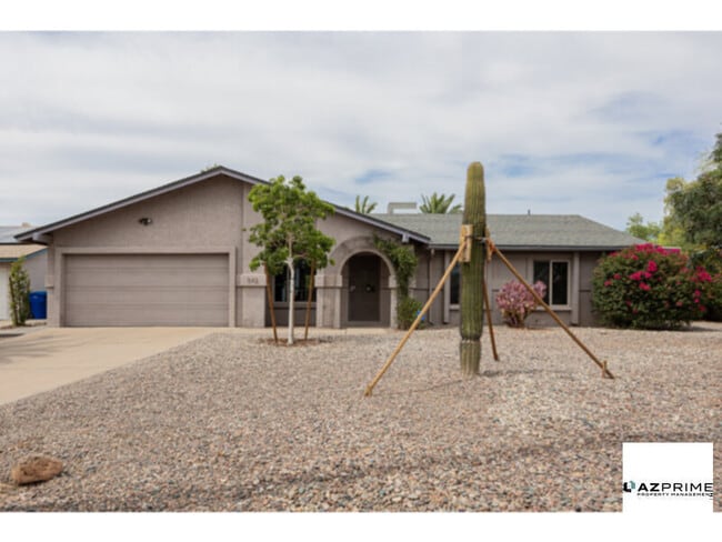 Building Photo - A Radiant 3/2 Gem in MesaWhere Comfort Mee...