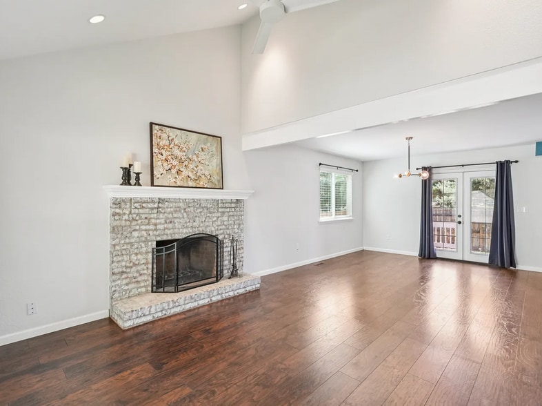 Building Photo - 8064 Meadowdale Sq