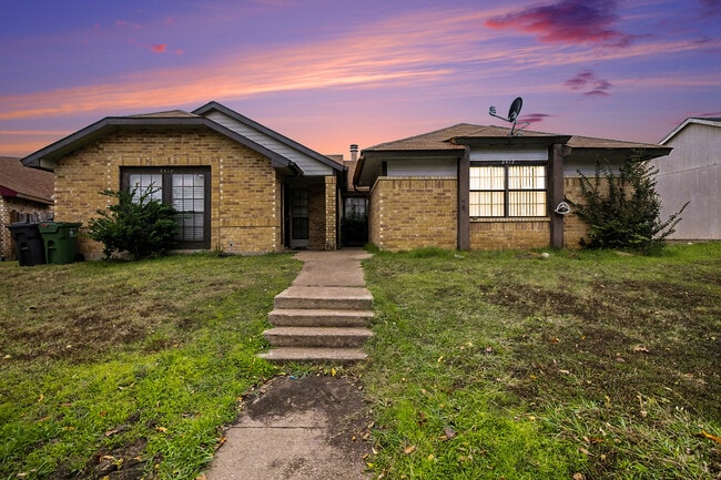 Building Photo - 2412 Limestone Dr