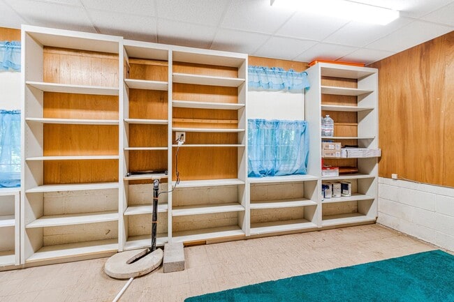 Building Photo - 4601 Wood Dr