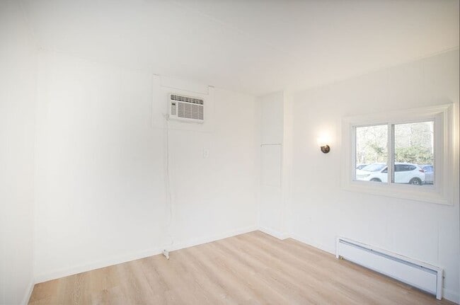 Building Photo - 2401 Westfield St