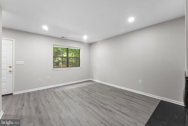Building Photo - 11331 Headlands Ct