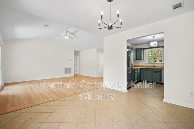 Building Photo - 7 Grandiflora Ln