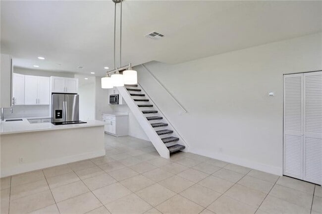 Building Photo - 4300 S Ocean Blvd