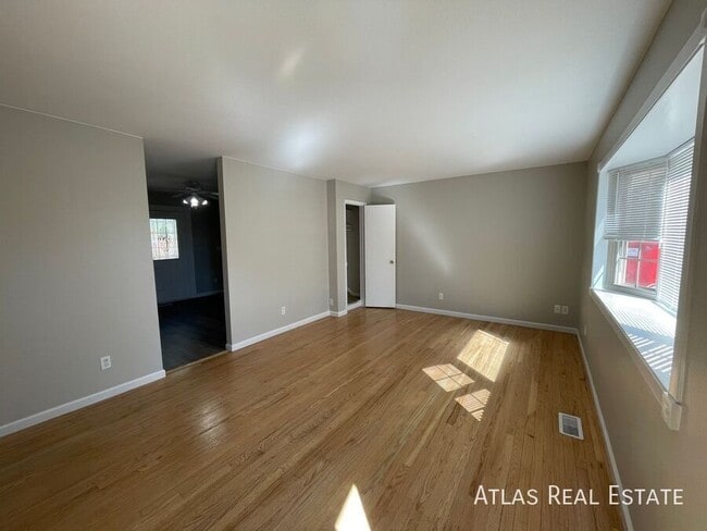 Building Photo - 4502 Moffat Ln