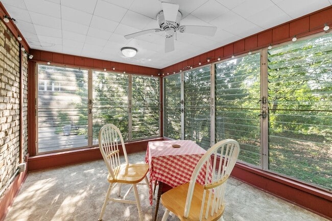 Building Photo - 201 Melbourne Ave SE