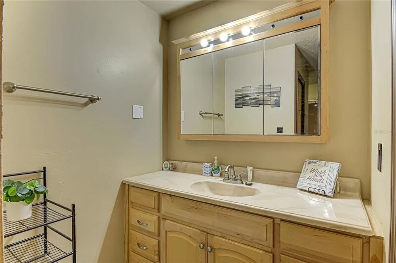 Building Photo - 2811 SW Archer Rd