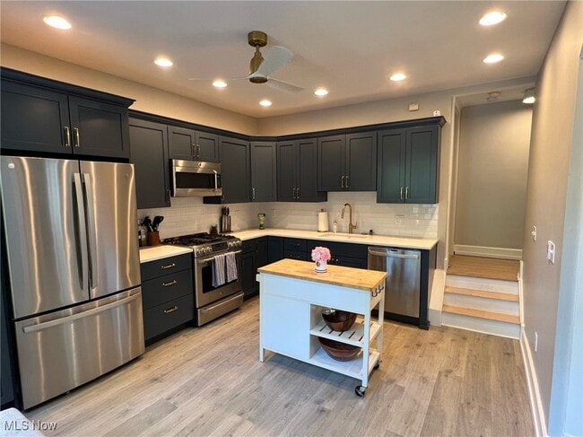 Building Photo - 2877 Hampshire Rd