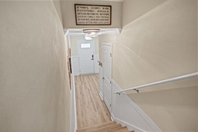 Building Photo - 3 Bedroom Townhome Across from Richmond Hill Golf Club
