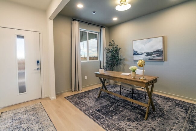 Building Photo - Beautiful Model Home in New Johnstown Neighborhood!
