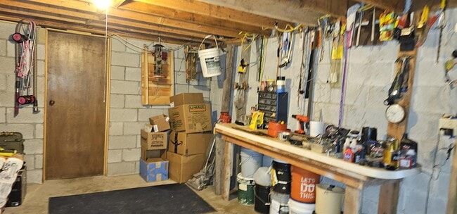 Building Photo - 6550 Lodgepole Trail