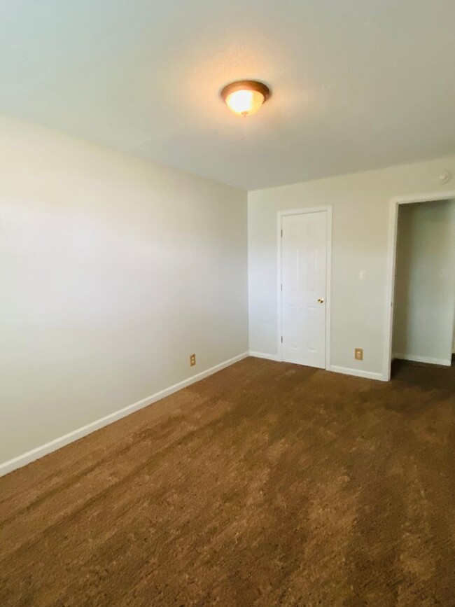 Building Photo - Ranch Style Home