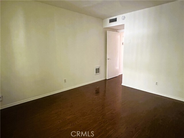 Building Photo - 1628 Huntington Dr