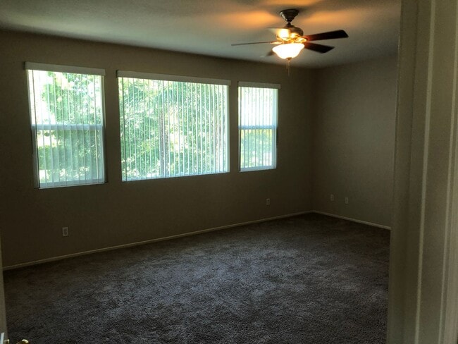 Building Photo - MOVE IN SPECIAL $500 off Rent Move In befo...