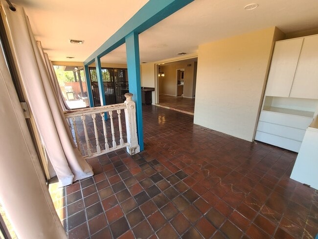 Building Photo - Beautiful 3bedroom 2 bathroom