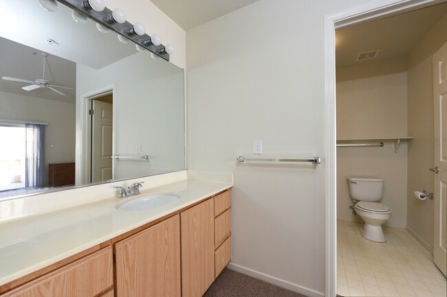 Building Photo - Beautiful 2BR/2BA Condo - Convenient Downtown San Jose Location!