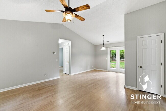 Building Photo - 12 Robin Way